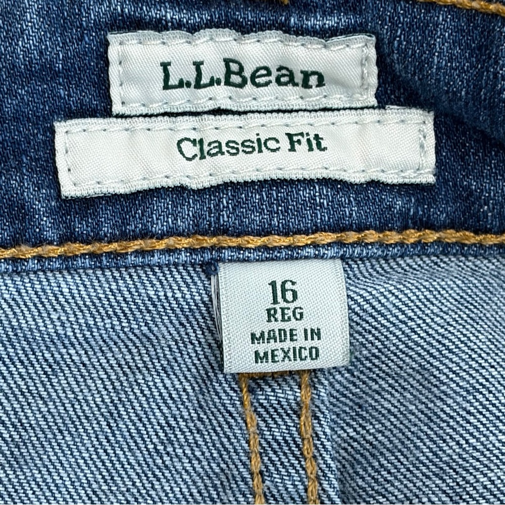 L.L. Bean Classic Fit Blue Jeans - Picture 4 of 11